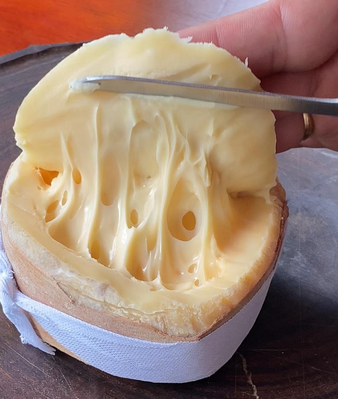 Queijo do Jordão Pasta Mole - Tipo Serra da Estrela - Imagem 2